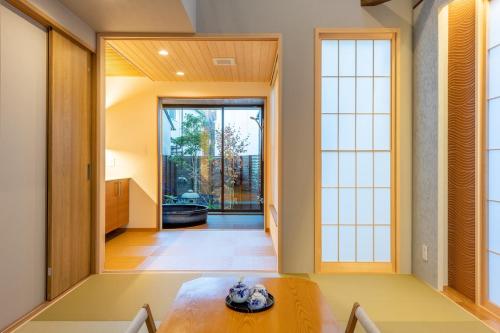 Fukuya Suzaku West machiya stay near Nijo castle