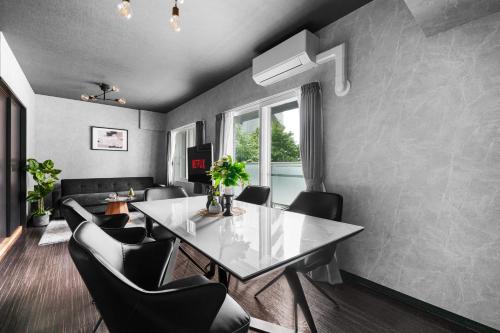 Edgewater Terrace 211