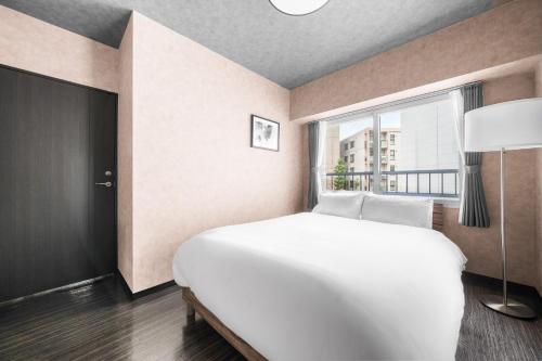 Edgewater Terrace 211