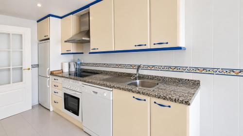Puerto de la Duquesa apartment