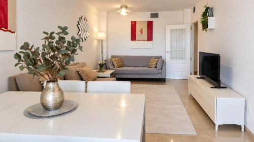 Puerto de la Duquesa apartment