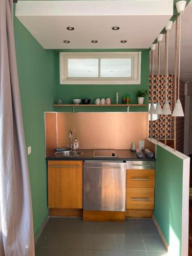 One Bedroom near Champ Elysees with Air Con