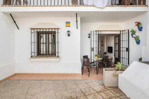 Apartamento con Patio Andaluz - Playa y Centro