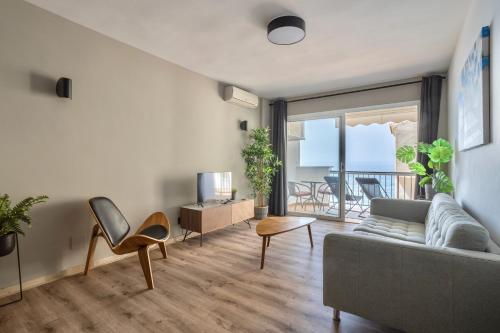 Stylish apartment with sea view