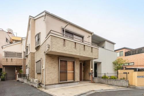 Baby & Kids Play Equipment, Free Parking, 8 Minutes to Direct Airport Access Station, Easy Access to Asakusa & Tokyo Skytree