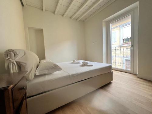 Chinatown - Bright & Spacious Apartment