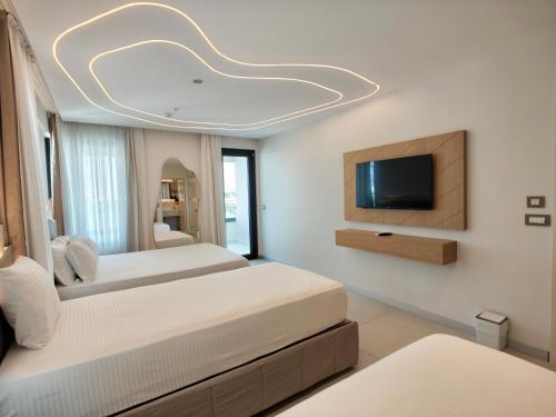 Triple Room with City View
