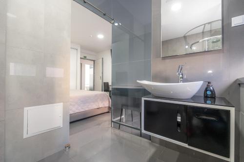 Ergosuites