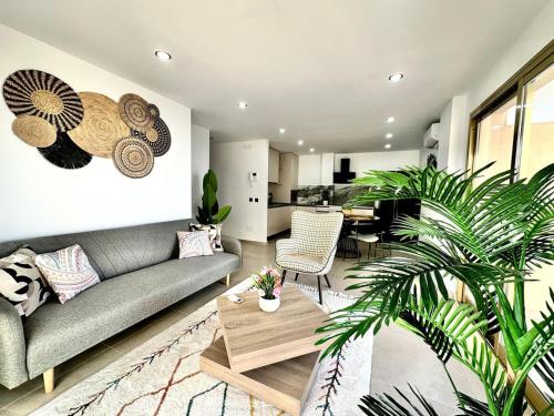 Fuengirola Gem - Sea Views - Walk to Everything