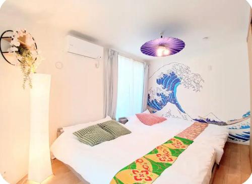 2-minute walk to the direct bus to Disney 4-minute taxi ride to Aoto Station Newly built, modern, private rental Large property for families