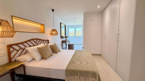 Penthouse Napoleon Panoramic View, by Sol Maestranza