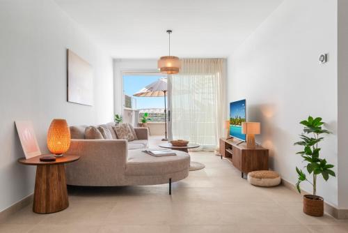 Sunny Golf Horizon - Luxury Retreat in Estepona