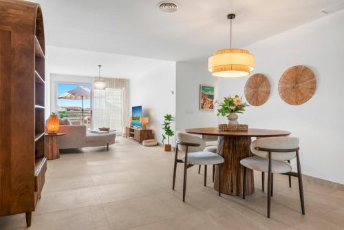 Sunny Golf Horizon - Luxury Retreat in Estepona