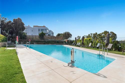 Sunny Golf Horizon - Luxury Retreat in Estepona
