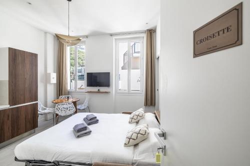 MERO CROIS - 1-bedroom apartment on foot to Palais and beaches