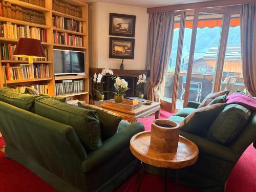 Cozy Chalet Apartment With Mountain Scenery