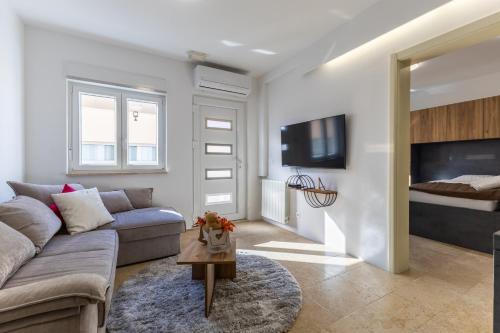 Two-Bedroom Apartment Viktoria