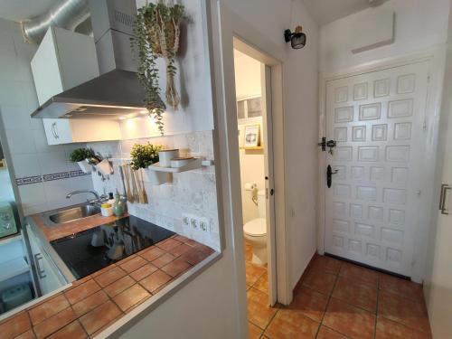 Cozy Studio in Heart of Nueva Andalucía - Pass the Keys