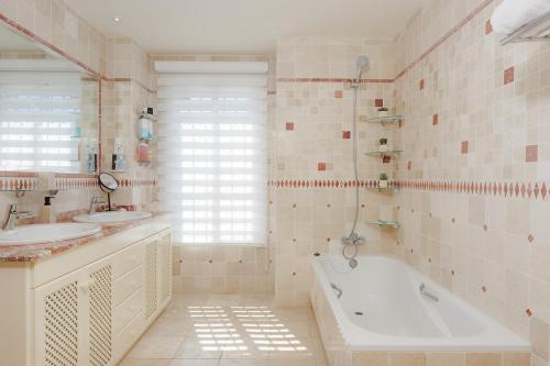 Villa Morera - Beautiful family villa with pool