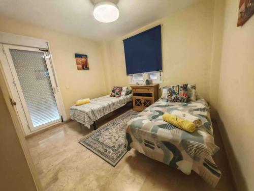 Apartment Sleeps 8 with Pool and Parking
