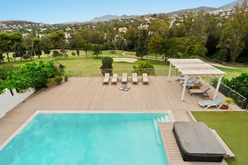 Mediterranean Villa on Aloha Golf with Pool RDR584