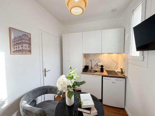 New 103 Suite Mireille - Cosy Apartment Paris Center