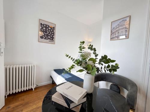 New 103 Suite Mireille - Cosy Apartment Paris Center