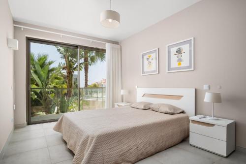 Lightoasis Oasis Mar 1