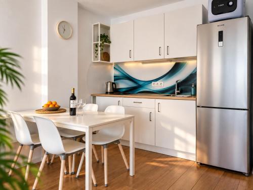 Sunny Suite Tanife by Yumbo