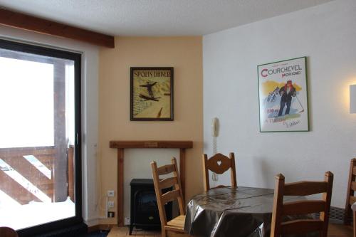 Résidence Machu - VAL THORENS location: Appartement avec vue sur les pistes, résidence skis aux pied MAE-9101