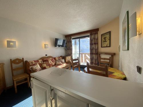 Résidence Machu - VAL THORENS location: Appartement avec vue sur les pistes, résidence skis aux pied MAE-9101