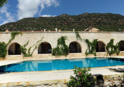 A piscina localizada em Likya Yolu Palas Hotel ou nos arredores