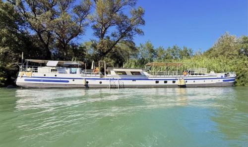 Péniche Le Makara