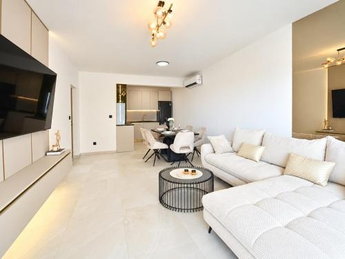Golden Pearl - Exclusive Seaview Apartment with Jacuzzi & Spacious Teracce, SPLIT