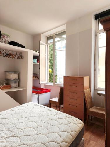 Grand appartement t3 sur cour, centre historique