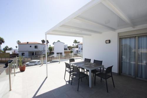 Book Jet - Front Beach Geranio Terrace Suites