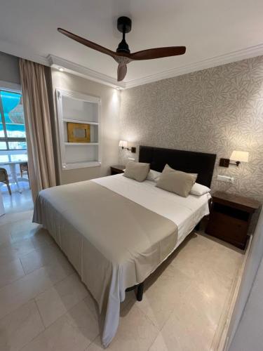 Playamar by the beach - Pool - Parking