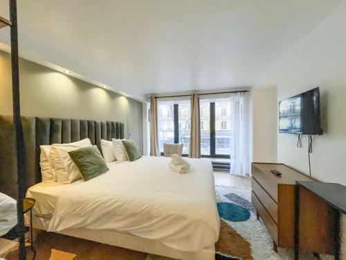 Opera apartment in the heart of Paris