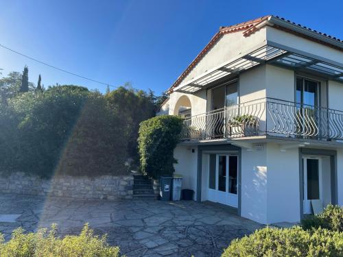 Apartment with panoramic view, swimming pool and spa
