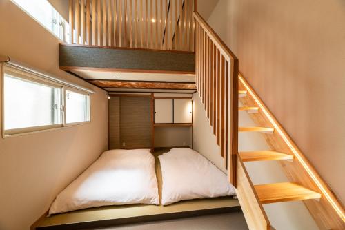 TEN APARTMENT HOTEL