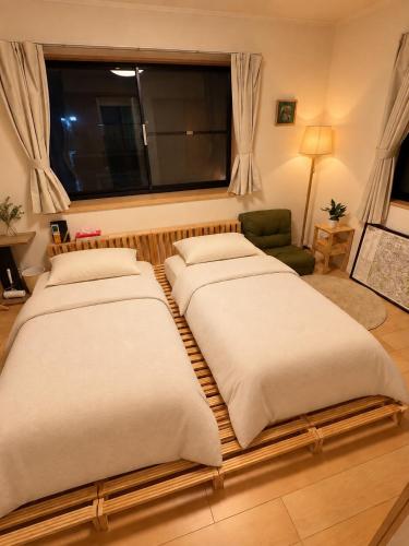 Forest Hideaway 3BR Home 6 Min by Train to Shinjuku 24hrs Supermarket Nearby