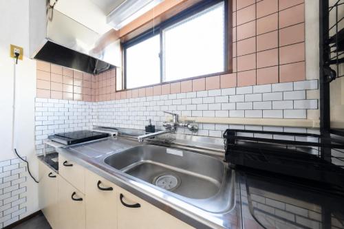 LiveStay HIROO - 1BR and Cozy Living Area, 5th floor NO elevator, 34m2, 1-3 ppl, Hiroo Area, from Stn 10 min to Shibuya