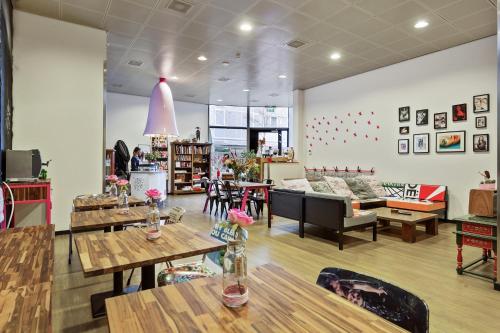 Hostelle - women only hostel Amsterdam Image
