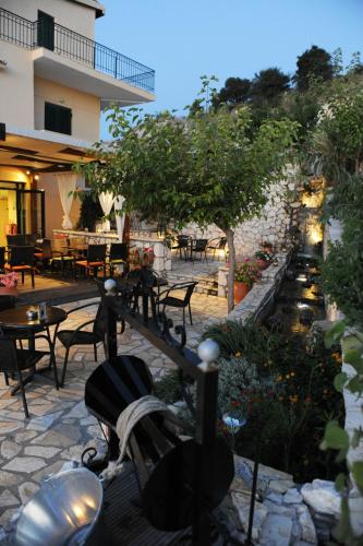 Gallery image of Zephyros Rooms And Apartments in Drymon