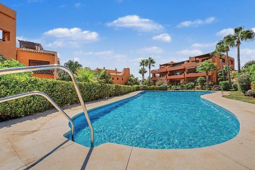 Luxurious Apartment Near the Beach