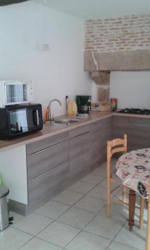 Köök või kööginurk majutusasutuses Gîte Blonimael