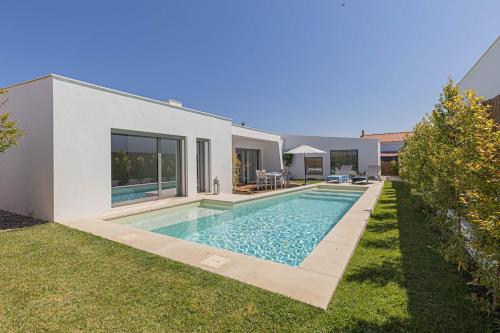 Villa Jô Stylish Family Home with Pool