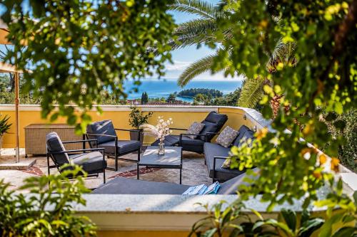 Exquisite Villa with Heated Pool, Sauna, Breathtaking Landscape & Panoramic Views in Banjol