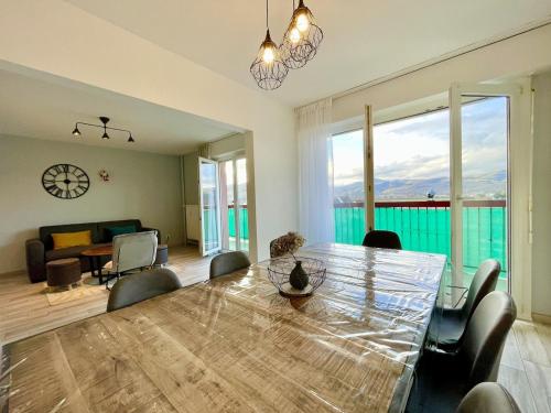 Spacious flat with private bike garage
