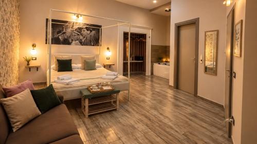 Artisti Sustinea Rooms